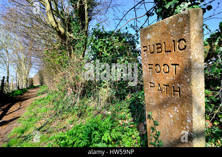 Boughton Monchelsea Village, Maidstone, Kent, Angleterre. Pierre Sentier Public sign Banque D'Images