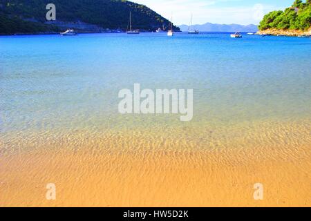 Beauté de la Croatie, plage de sable fin sur la mer Adriatique, peninusla Peljesac Banque D'Images