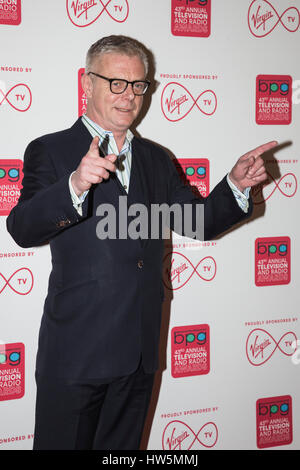 Londres, Royaume-Uni. 17 mars 2017. Stephen Daldry arrivant à la Broadcasting Press Guild Awards, parrainé par Virgin TV, au Theatre Royal Drury Lane. Banque D'Images