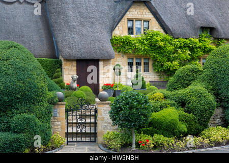 Cottage au toit de chaume dans Chipping-Campden, Gloucestershire, Angleterre Banque D'Images