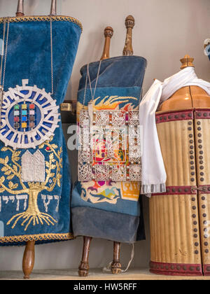 L'intérieur de la Synagogue la Torah Torah Ark à l'Hebrew Congregation de Saint Thomas (Charlotte Amalie, îles Vierges britanniques) Banque D'Images