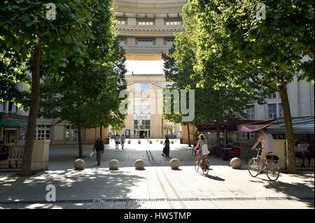 La France, Hérault, Montpellier, quartier Antigone par l'architecte Ricardo Bofill, place du nombre d'Or Banque D'Images