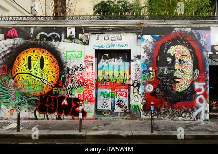 France, Paris, rue de Verneuil, fresques sur la façade de la maison de Serge Gainsbourg Banque D'Images