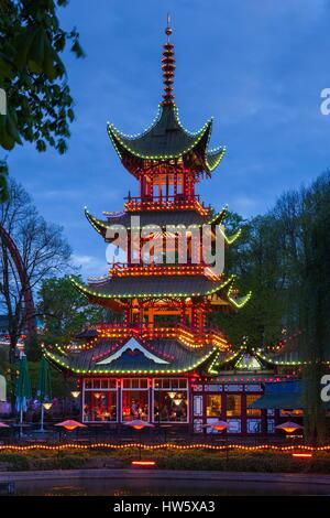 Le Danemark, la Nouvelle-Zélande, les jardins de Tivoli, Copenhague Amuseument Park, pavillon chinois Banque D'Images