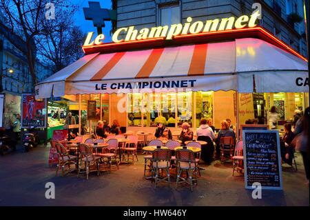 France, Paris, 17e arrondissement, le café Championnet, avenue de Saint-Ouen Banque D'Images