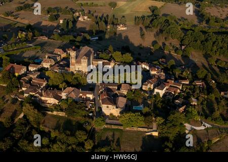 France, dordogne, Périgord Pourpre, Saint Avit Senieur, église fortifiée et de l'abbaye (vue aérienne) Banque D'Images