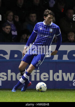 Sheffield Wednesday's Adam atteindre lors de la Sky Bet Championship match à Hillsborough, Sheffield. ASSOCIATION DE PRESSE Photo. Photo date : vendredi 17 mars, 2017. Voir l'ACTIVITÉ DE SOCCER histoire Sheff Mercredi crédit photo doit se lire : Simon Cooper/PA Wire. RESTRICTIONS : EDITORIAL N'utilisez que pas d'utilisation non autorisée avec l'audio, vidéo, données, listes de luminaire, club ou la Ligue de logos ou services 'live'. En ligne De-match utilisation limitée à 75 images, aucune émulation. Aucune utilisation de pari, de jeux ou d'un club ou la ligue/dvd publications. Banque D'Images