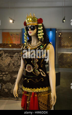 Sintren comme l'un de caractère traditionnel et la danse art de Pekalongan photo prise au Musée Batik Pekalongan Indonésie Banque D'Images