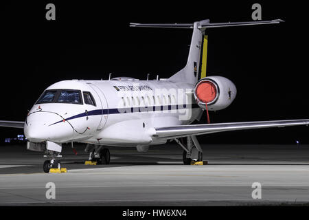 Karlsruhe/Allemagne 10 Mars 2017 : Embraer ERJ-135LR - Air Force , l'aéroport de Karlsruhe. Stock photo ID : 603022649 usage éditorial seulement Edito Banque D'Images