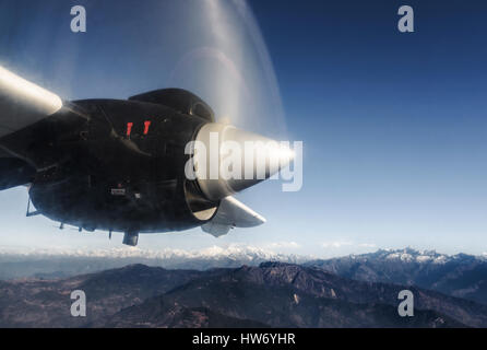 L'Himalaya à partir d'un avion à hélice, le Népal. Vol Katmandou à Lukla. Banque D'Images