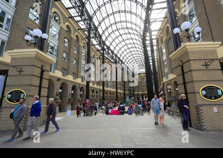 Intérieur de Hays Galleria, South Bank, Southwark, London, Greater London, Angleterre, Royaume-Uni Banque D'Images