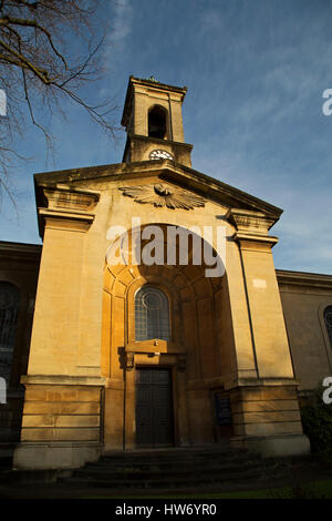 L'église Holy Trinity de condensats chauds dans le district de Bristol, Angleterre. Le lieu de culte anglican a été conçu par Charles Robert Cockerell. Banque D'Images