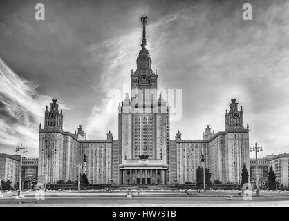 L'Université d'État Lomonosov, bâtiment emblématique et une visite à Moscou, Russie Banque D'Images