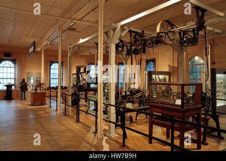 Vue générale de carabine faisant des tours et machines dans la Springfield Armory National Historic Site, Springfield, MA, United States. Banque D'Images