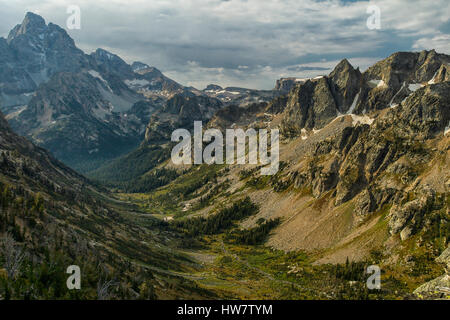 Le Grand Teton et le North Fork canyon Cascade de Paintbrush diviser, Parc National de Grand Teton, Wyoming. Banque D'Images