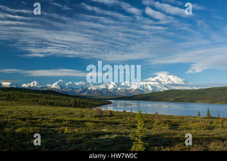 L'Alaska vont de l'étonnant lac, parc national Denali, en Alaska. Banque D'Images