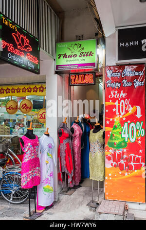 Magasin de robes de soie, Ho Chi Minh City, Vietnam Banque D'Images