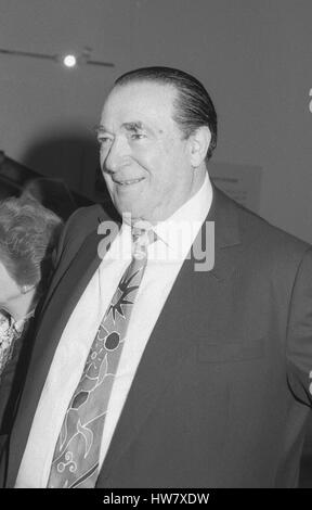 Robert Maxwell, président du Mirror Group Newspapers, assiste à une conférence de presse à Londres, Angleterre le 17 avril 1991. Banque D'Images