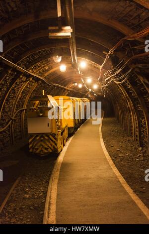 France, Nord, la Flandre française, Lewarde, Centre Historique Minier, l'exploitation minière musée installé dans le bâtiment bâtiments de la mine de charbon Delloye, le train de la mine Banque D'Images