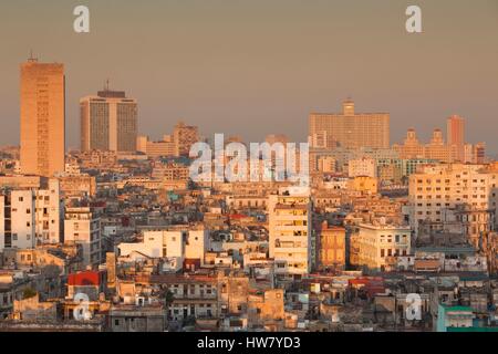 Cuba, La Havane, augmentation de la vue sur la ville au-dessus du centre de La Havane, matin Banque D'Images