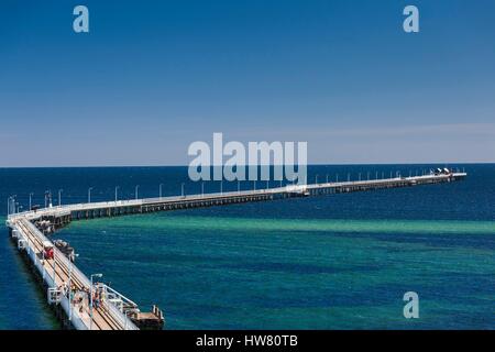 L'Australie, l'ouest de l'Australie, le sud-ouest, Busselton, Busselton Jetty, plus longue dans l'hémisphère sud, à 1841 mètres de longueur, elevated view Banque D'Images