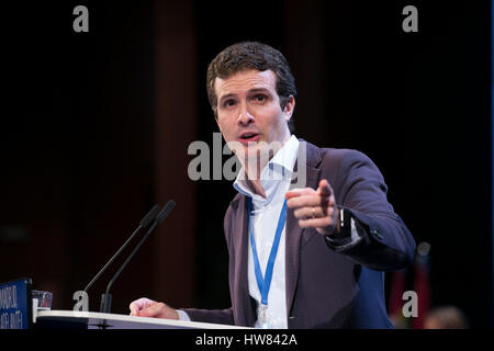 Madrid, Espagne. 18 Mar, 2017. Partido Popular Communication Vicesecretary Pablo Casado parle pendant 16e congrès autonome du parti populaire à Madrid, le samedi 18 mars, 2017. Más Información Gtres Crédit : Comuniación sur ligne, S.L./Alamy Live News Banque D'Images