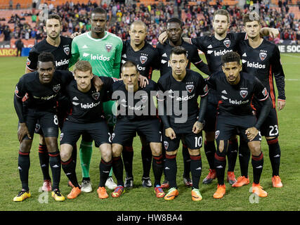Washington DC, USA. 18 Mar, 2017. Ligne de départ de la DC United avant un match de soccer MLS entre le D.C. United et le Columbus Crew Stadium RFK à SC à Washington DC. Columbus Crew SC bat DC United, 2-0. Justin Cooper/CSM/Alamy Live News Banque D'Images