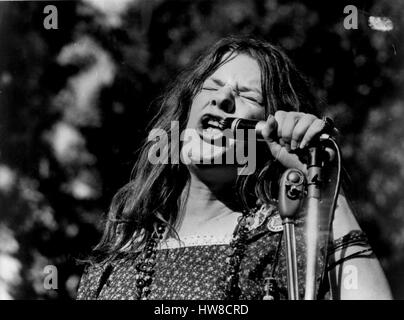 31 mars 2012 - Rock Star Janis Joplin vit encore ; fans de rock star de renommée internationale, Janis Joplin, sont d'obtenir la chance de voir leur idole. Après des recherches approfondies, à Londres, l'Allemagne, la France, la Suède, le Canada, et New York, suffisamment d'extraits de films en direct a été assemblée pour rendre possible une motion pleine longueur de l'image metoric star's ascension vers la célébrité. Janis Joplin est décédé tragiquement à Hollywood le 4 octobre 1970, le point d'être vu, le nouveau film s'appelle simplement, ''Janis' Crédit : Keystone Photos USA/ZUMAPRESS.com/Alamy Live News Banque D'Images