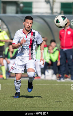 Levanto, Italie. Mar 16, 2017. Federico Serra (Cagliari) Football/soccer : Torneo di Viareggio 2017 Groupe 9 match entre Gênes CFC 1-3 Cagliari Calcio au Stadio Scaramuccia-Raso in Levanto, Italie . Credit : Maurizio Borsari/AFLO/Alamy Live News Banque D'Images