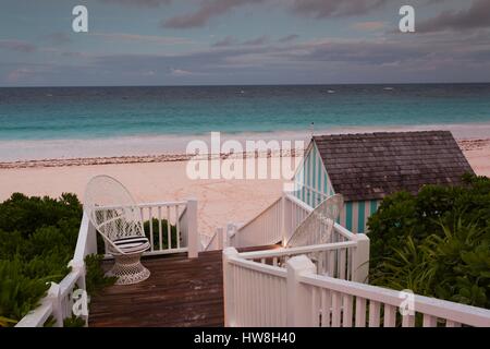 Bahamas, Île Eleuthera, Harbour Island, Pink Sands Beach, dusk Banque D'Images