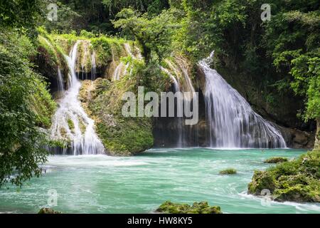 Guatemala, département d'Alta Verapaz, Lanquin, le site naturel de Semuc Champey, Cahabon le long de la rivière à 300 mètres des cascades et des piscines naturelles d'eau turquoise Banque D'Images