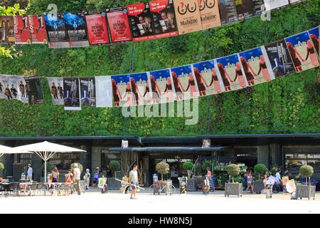 La France, Vaucluse, Avignon, Place Pie, Les Halles, mur végétal Patrick Blanc de travail, le Festival d'Avignon Banque D'Images