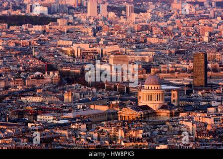 France, Paris, le Panthéon par Jacques-Germain Soufflot, concepteur de la Bastille, l'Opéra de la Bastille et la Colonne de Juillet vu de la tour Montparnasse (vue aérienne) Banque D'Images