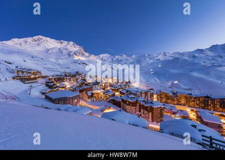 France, Savoie, Val Thorens, vue sur l'Aiguille de Péclet (3562 m) et la Cime Caron ( 3195m) à droite Banque D'Images