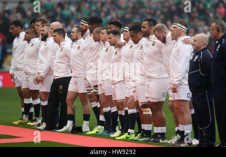 L'Angleterre s'aligner avant le match du Tournoi RBS 6 Nations à l'Aviva Stadium de Dublin. Banque D'Images