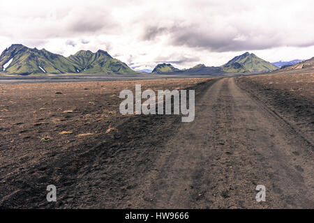 Scène de Laugavegurinn Trail, de l'Islande. J'ai parcouru ce sentier de 35 km en un jour peu de temps après la fin de l'OSPT en Europe continentale. Banque D'Images