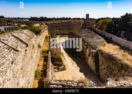 Le Palais du Grand Maître des Chevaliers de Rhodes, également connu sous le nom de Kastello, est un château médiéval de la ville de Rhodes, Grèce. Banque D'Images