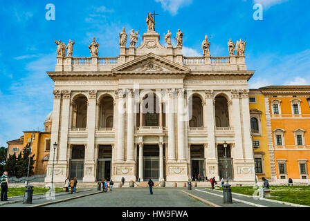 Archbasilica Papale de Saint Jean de Latran, officiellement la cathédrale de Rome. Rome, Latium, Italie, Europe. Banque D'Images