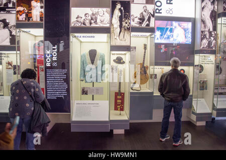 Objets appartenant à des initiateurs du Rock and Roll Little Richard, Bo Diddley, Chuck Berry, au Musée national de l'histoire africaine américaine et cultu Banque D'Images