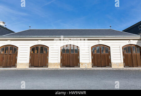 Ancienne étable et Carriage house dans Château Festetics, Keszthely, Hongrie. Banque D'Images