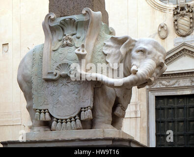 L'éléphant et obélisque, conçue par Bernini, Basilique Santa Maria Sopra Minerva, Rome, Italie le 01 septembre 2016. Banque D'Images