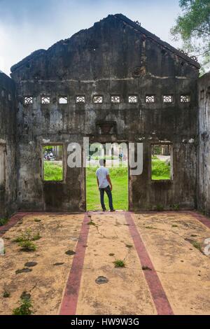 Le Vietnam, de la zone DMZ, Quang Tri, ruines de l'Église détruite pendant longtemps accroché dans la guerre du Vietnam 1972 Banque D'Images