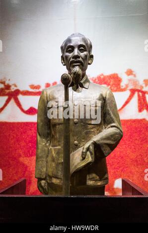 Vietnam, Hanoi, Musée de la Révolution vietnamienne, statue de Ho Chi Minh Banque D'Images