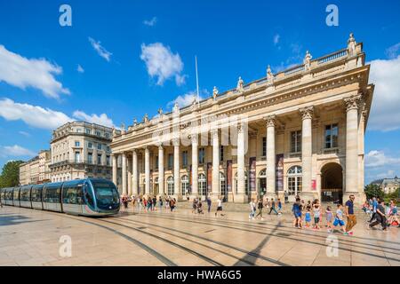 France, Gironde, Bordeaux, zone classée au Patrimoine Mondial de l'UNESCO, quartier Quinconces, la Place de la Comédie, l'Opéra National de Bordeaux ou Grand Th Banque D'Images