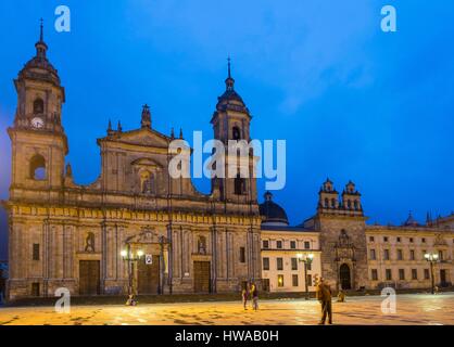 Le département de Cundinamarca, en Colombie, Bogota, le quartier colonial de Calendaria, Place Bolivar (Plaza de Bolivar), la Cathédrale Banque D'Images