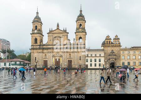 Le département de Cundinamarca, en Colombie, Bogota, le quartier colonial de Calendaria, Place Bolivar (Plaza de Bolivar), la Cathédrale Banque D'Images