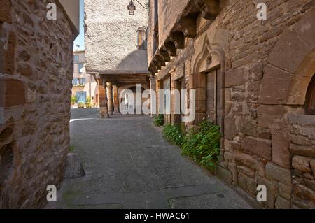 La France, Tarn, Monesties, étiqueté Les Plus Beaux Villages de France (les plus beaux villages de France), la rue Jean Jaurès et de coutellerie, Mairie Squ Banque D'Images