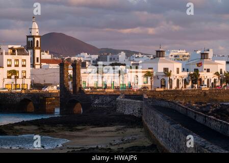 Espagne, Canaries, Lanzarote, Arecife, Puente de Las Bolas bridge Banque D'Images