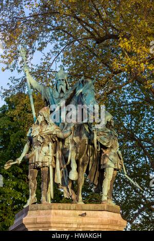 France, Paris, région classée au Patrimoine Mondial de l'UNESCO, l'Ile de la cité, la statue de Charlemagne et ses Leudes de Notre-Dame Banque D'Images