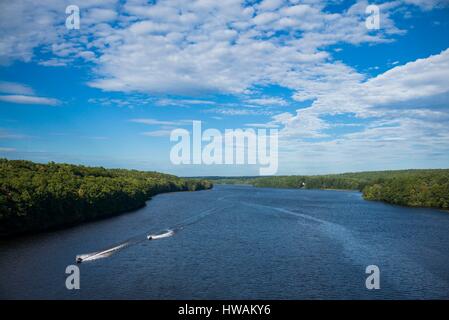 United States, Maine, Richmond, élevée voir la rivière Kennebec du nouveau pont de Richmond Banque D'Images